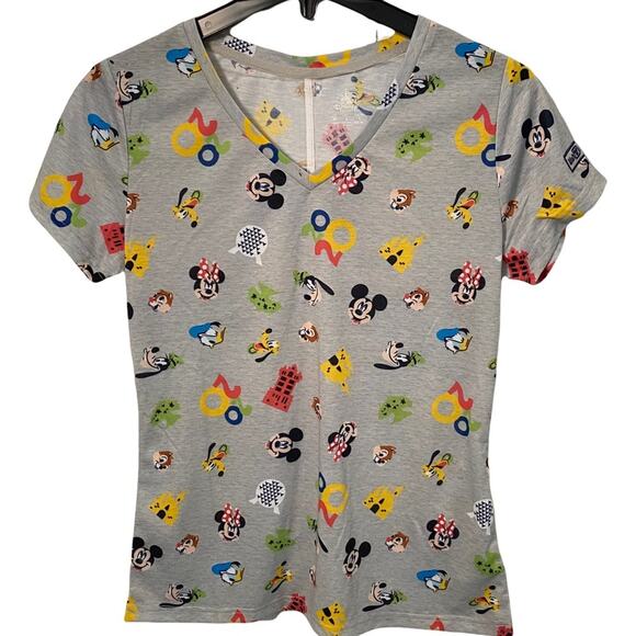 Disney Parks Women's V-Neck Short Sleeve Mickey & Friends 2020 T Shirt M NWT - Picture 1 of 5